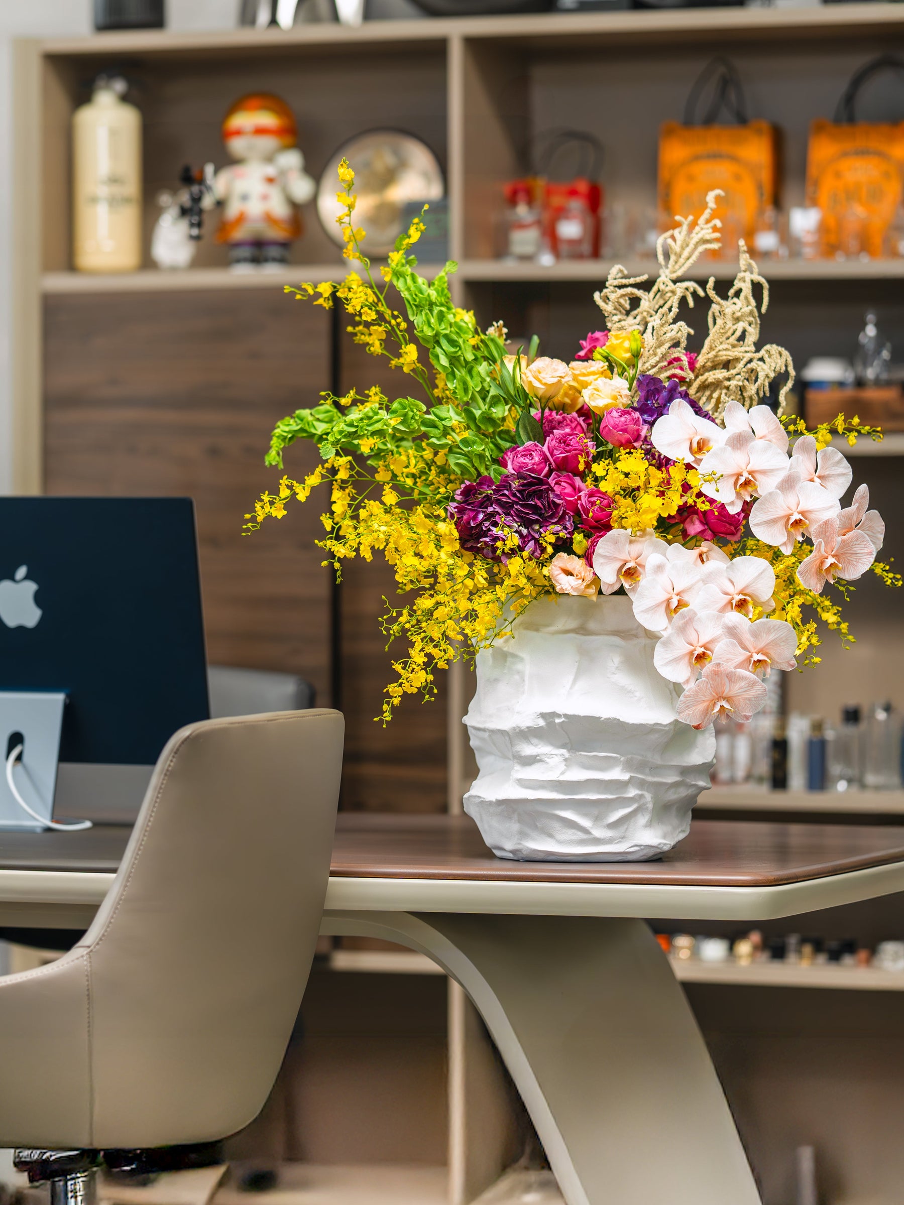 Fresh vs. Dried Flowers: Which Style is Right for Your Space?